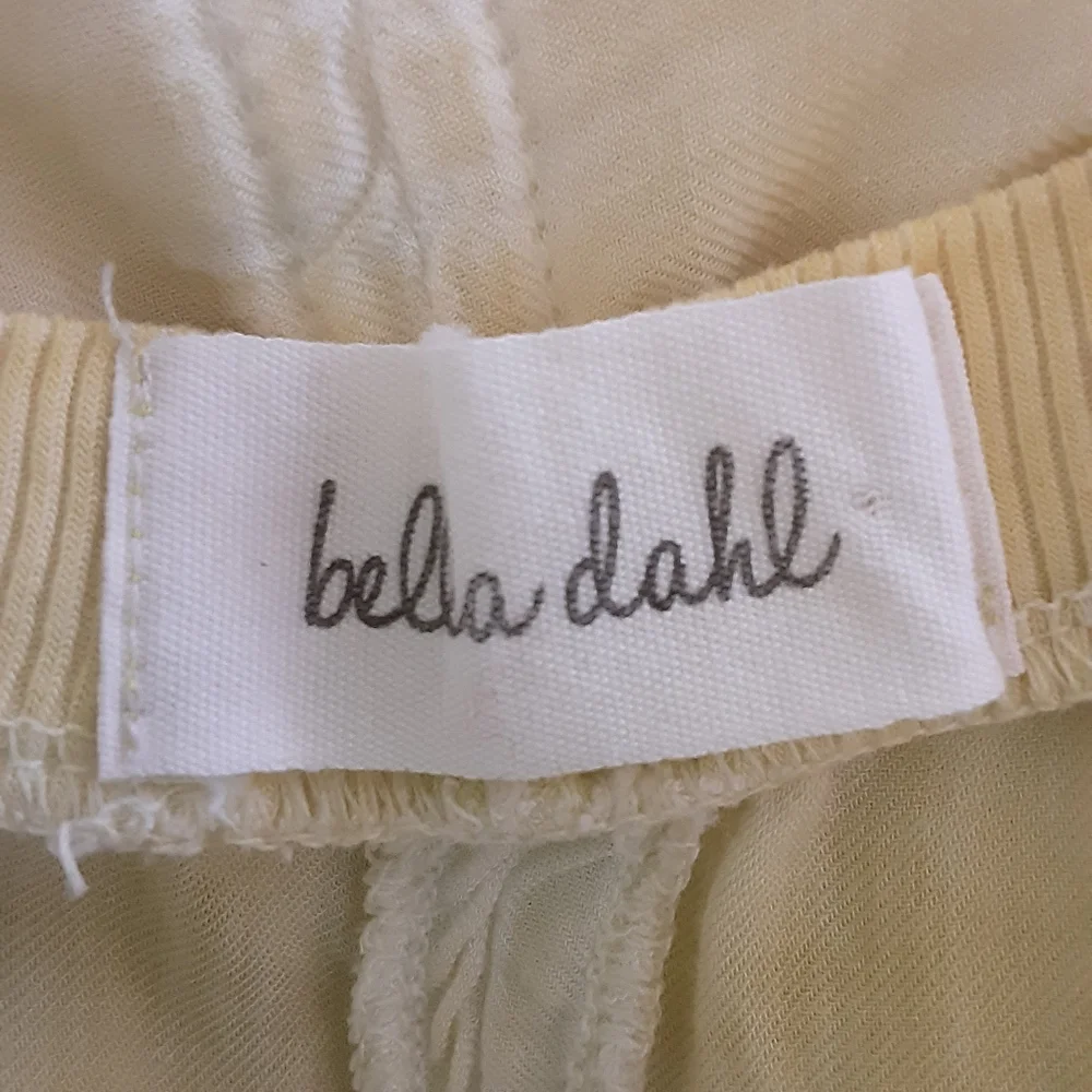 Bella Dahl Yellow Sleeveless Top/Tank Size Small.
